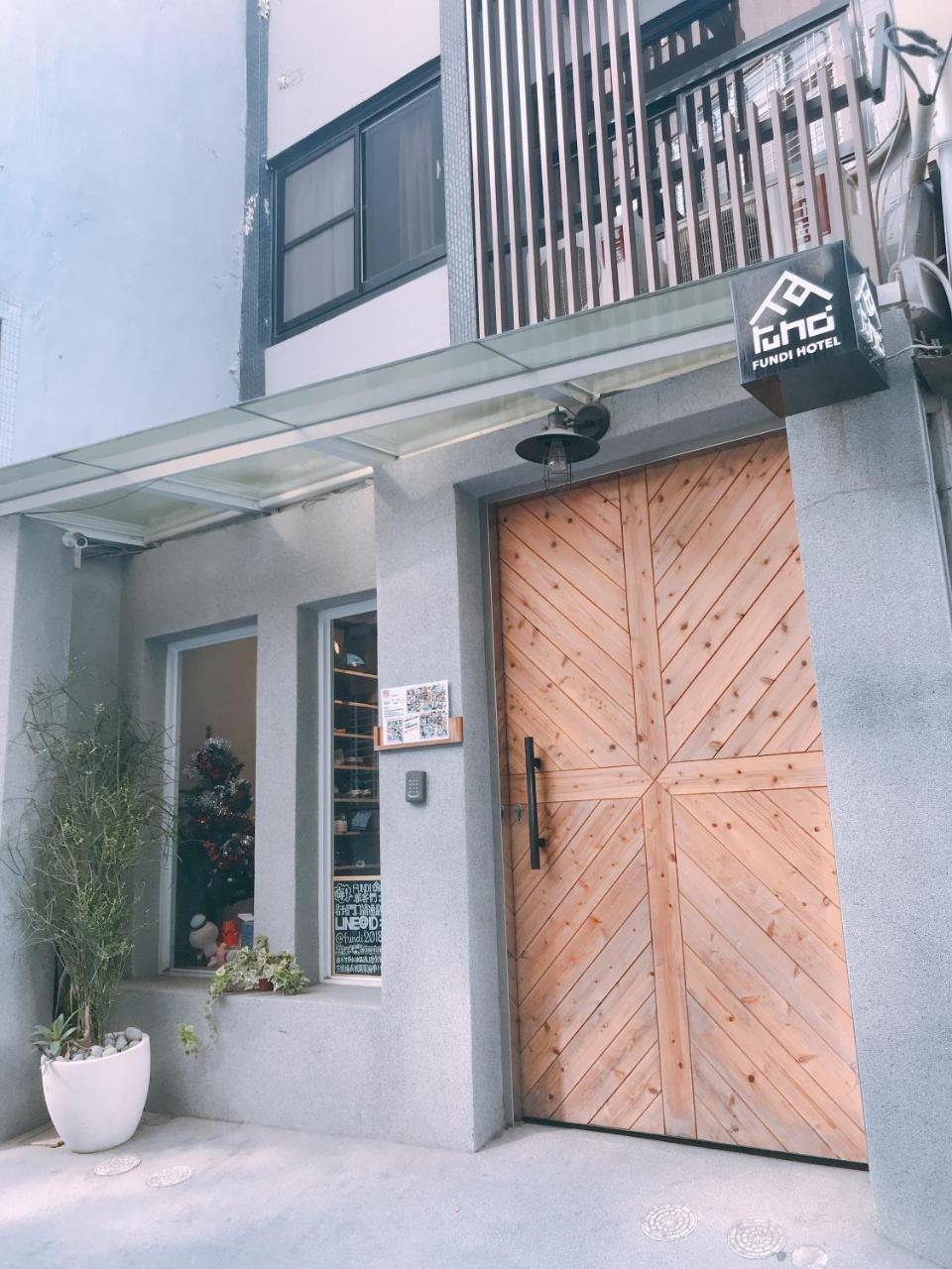 FUNDI Hotel Tainan Buitenkant foto